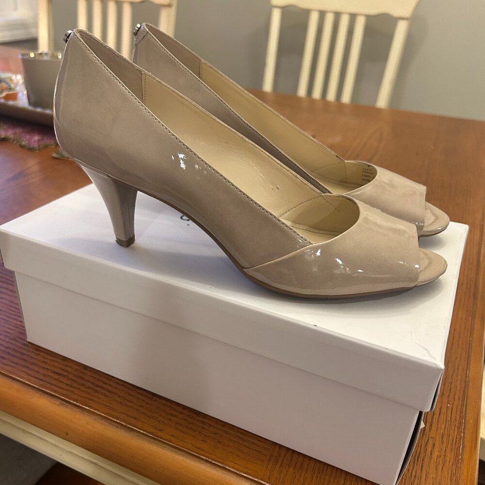 Calvin Klein 2.5" heel womens peep-toe pumps; NIB, size 8.5
